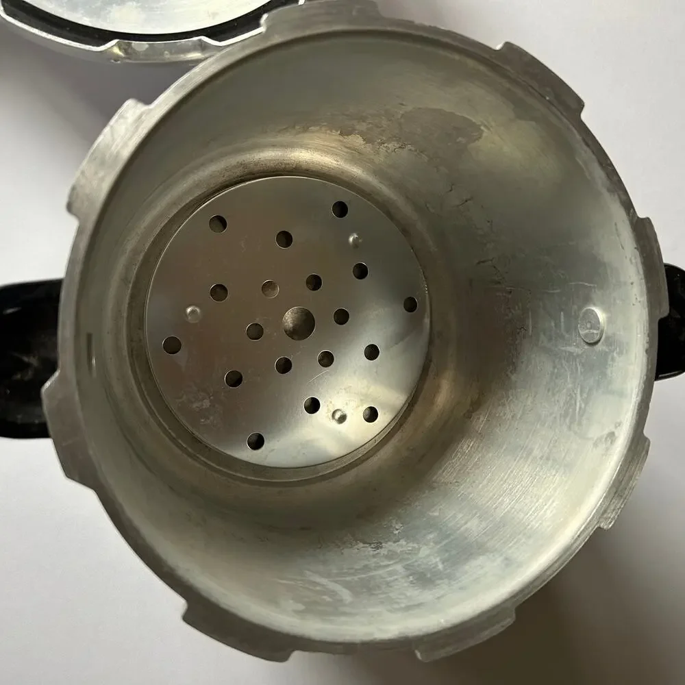 Presto 6 Quart Aluminum Pressure Cooker w/ Jiggler & Trivet Locking Lid 0126408